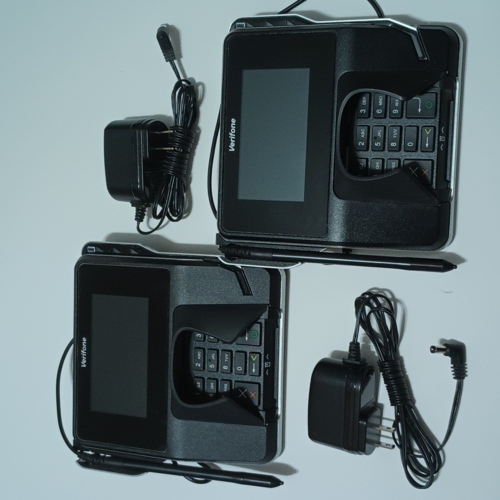 Verifone MX 915 Credit Card Processing Terminals (2) w/ Pens Cables and Manual